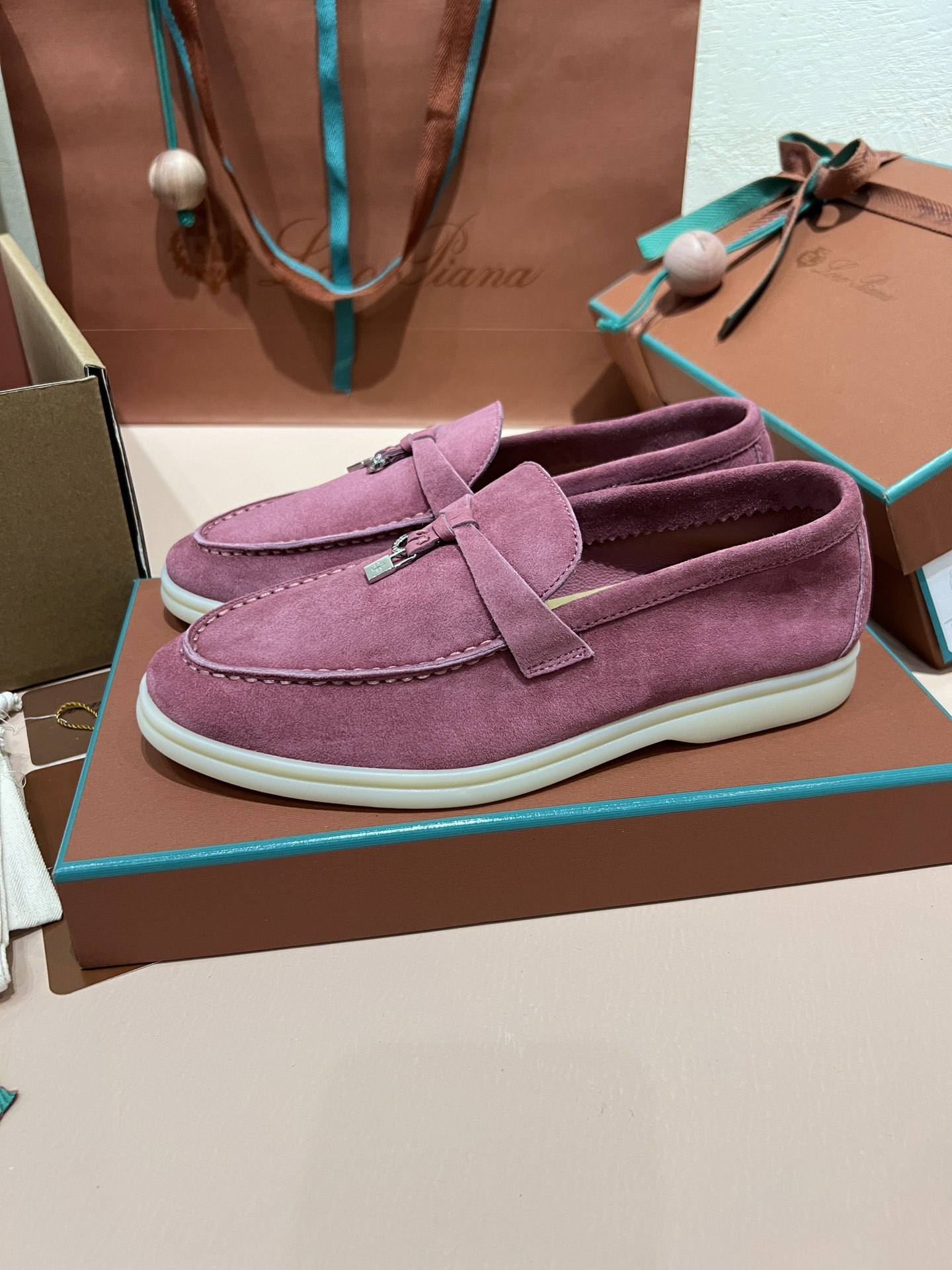 ua L**o p*ana summer charms walk loafers