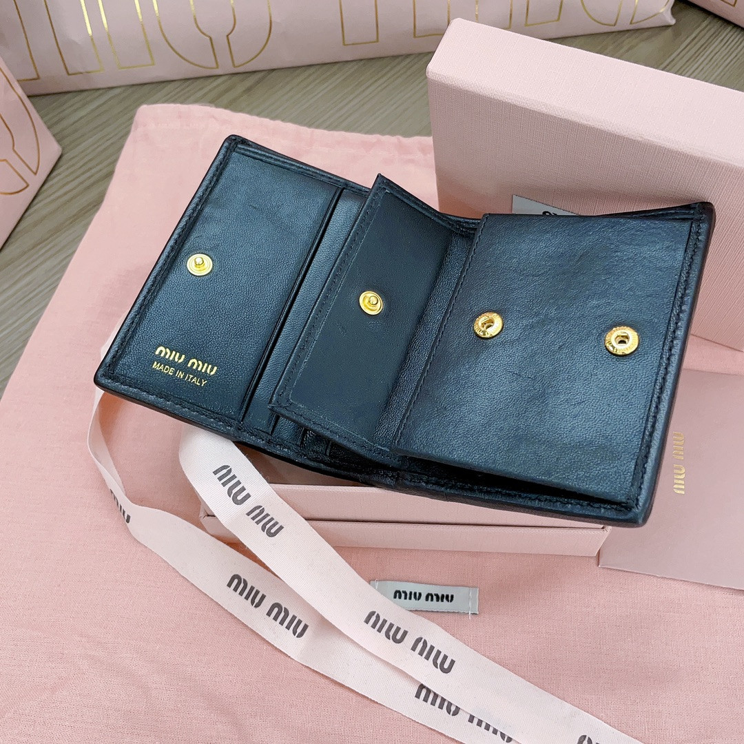 Miu Miu Small matelassé nappa leather wallet 11.2x8.5cm