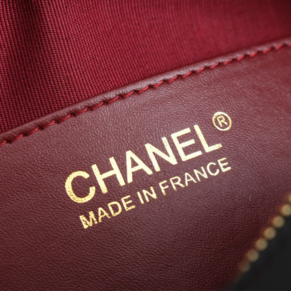 Ch*el 22s heart bag