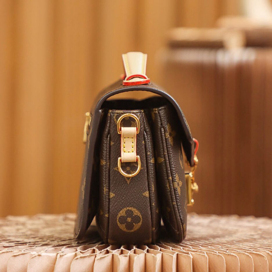 LV POCHETTE METIS EAST WEST(HIGH-END GRADE)