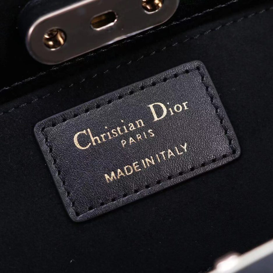 small D*or key bag