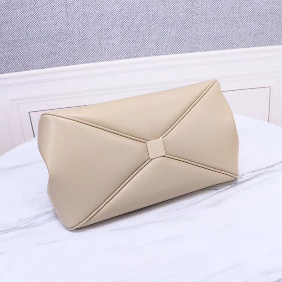 small D*or key bag