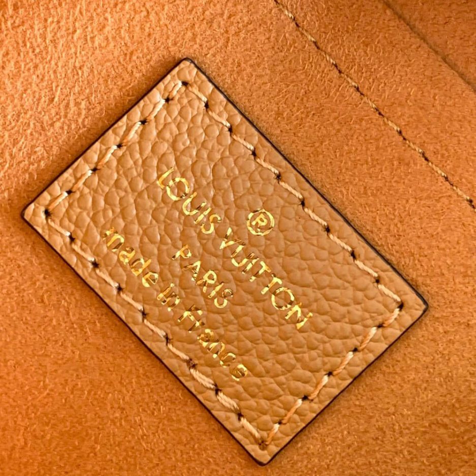 LV Pochette Accessoires