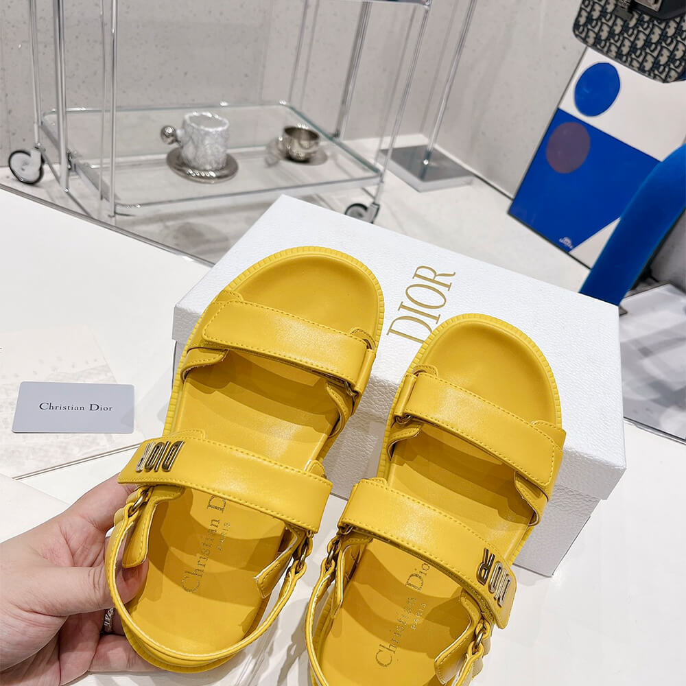 D*oract sandal