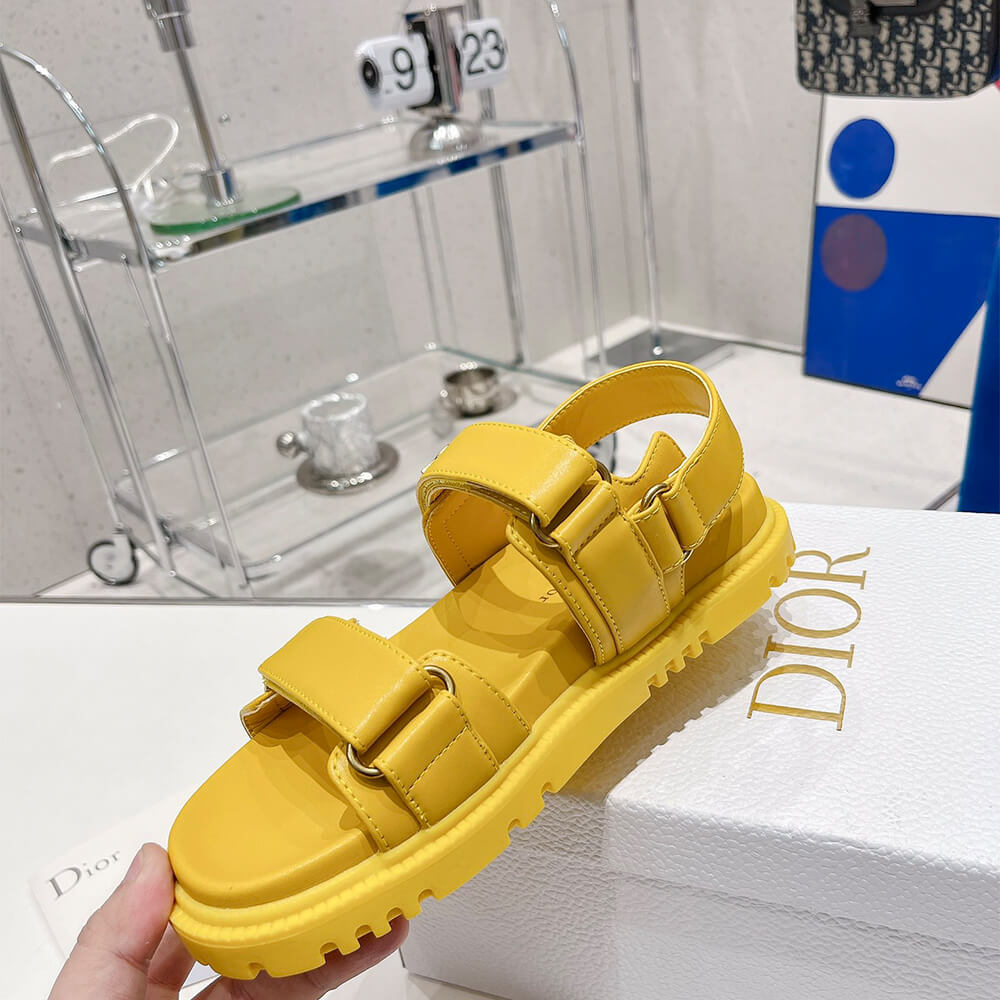 D*oract sandal