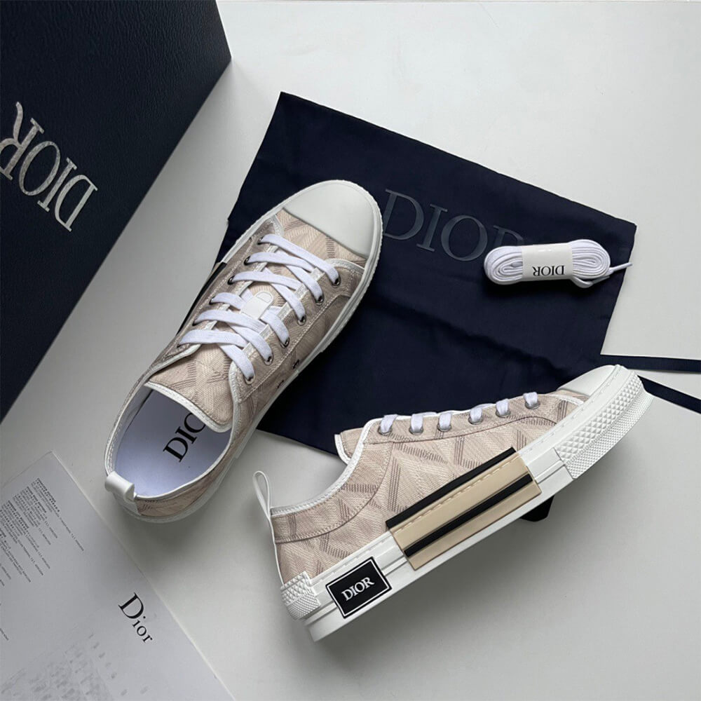 B23 LOW-TOP SNEAKER