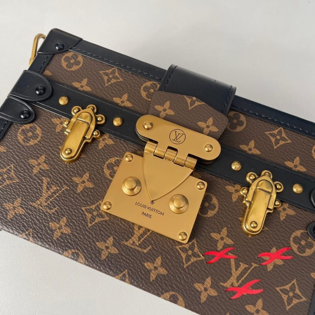 LV Petite Malle