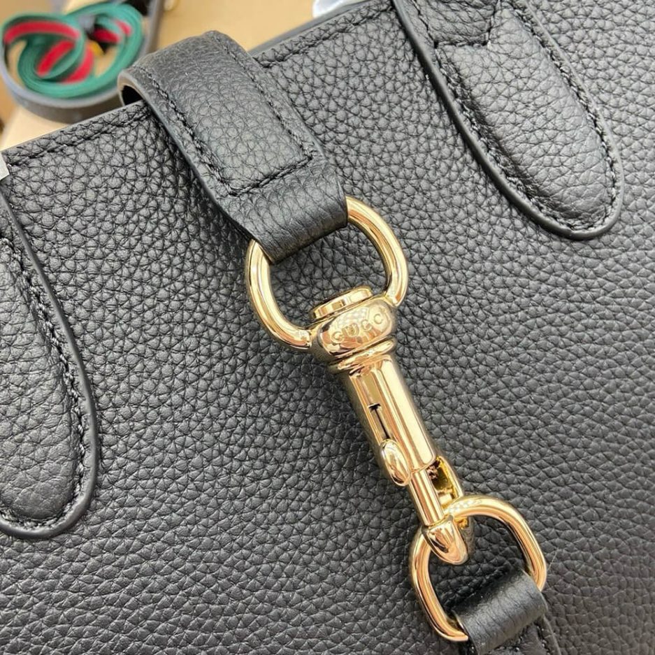 G*u*i small tote bag with hook closure